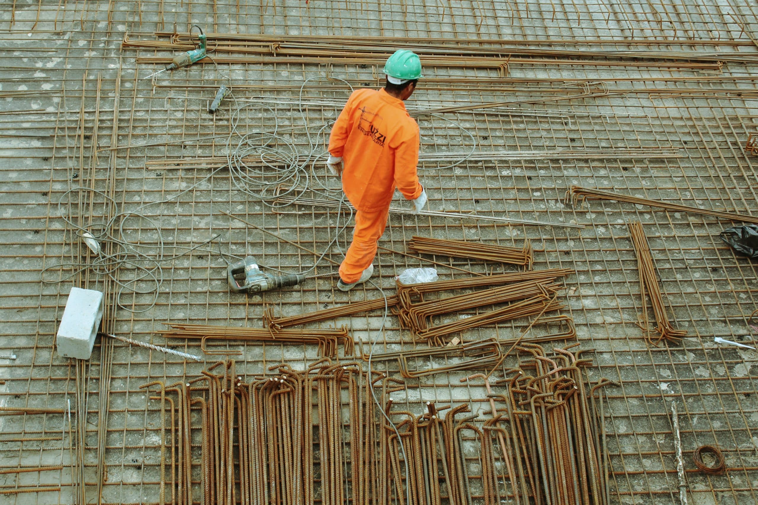 guilherme-cunha-4zwozQxDbD4-unsplash Collaborateur d'une société entrain de travailler et de se former